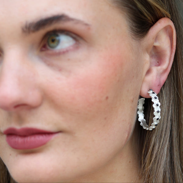 Flor Medium Hoop in Sterling Silver w Black 2mm Spinel Stones