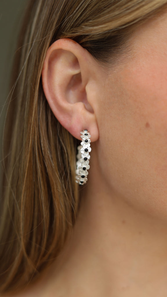 Flor Medium Hoop in Sterling Silver w Black 2mm Spinel Stones
