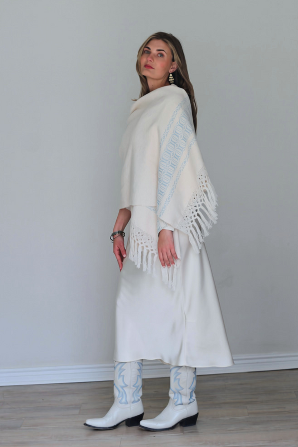 100% Cotton Luxurious Scarf with Ocho Design in Indigo